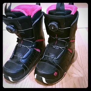 Almost NEW Salomon Pearl Boa SNOWBOARD BOOTS